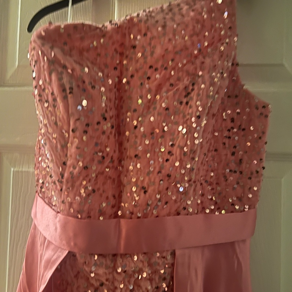 One-Shoulder Pink Evening Gown with High Slit - Picture 3 of 4
